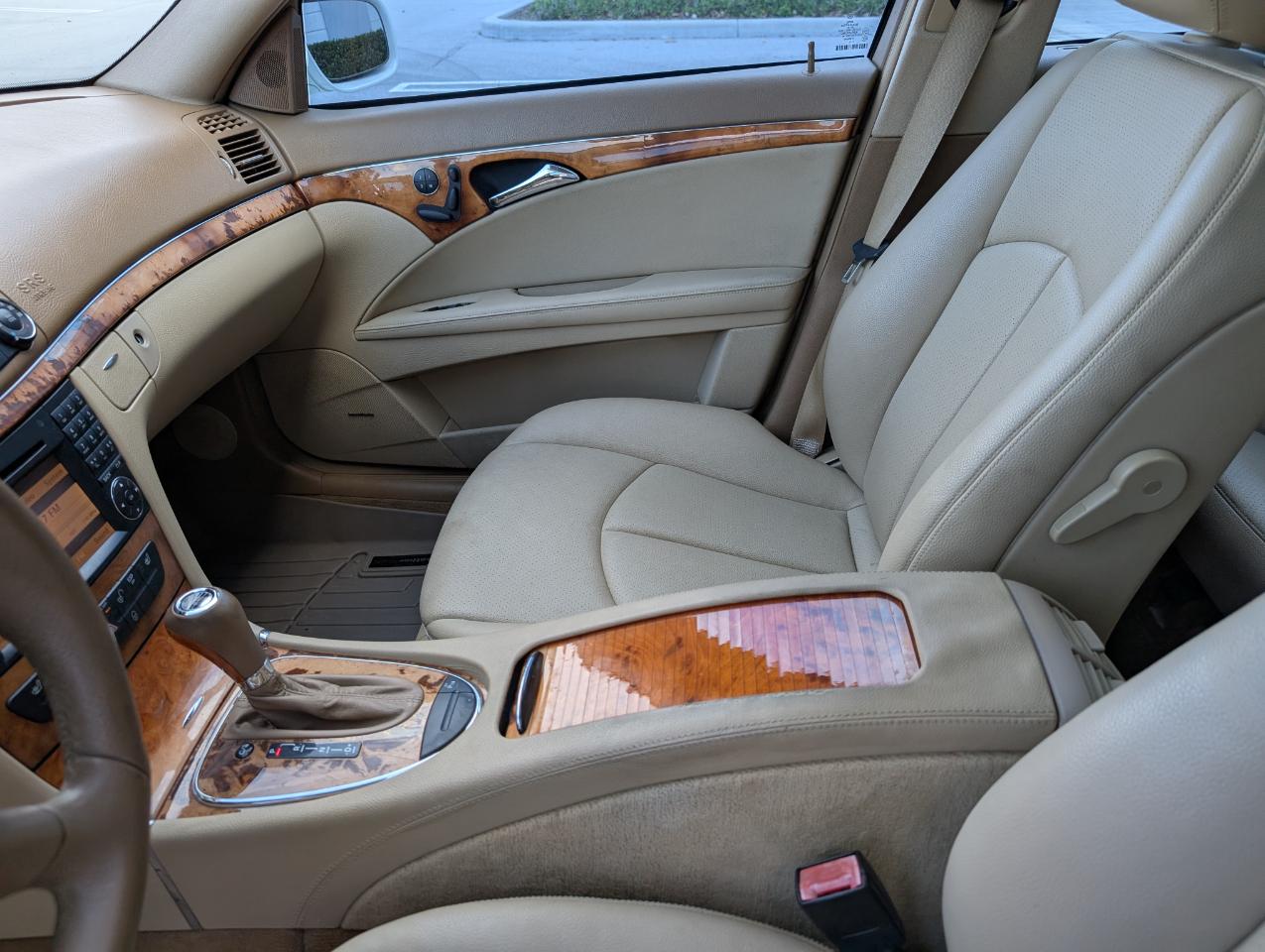 Mercedes-Benz E-Class E350 Luxury Sedan 2009