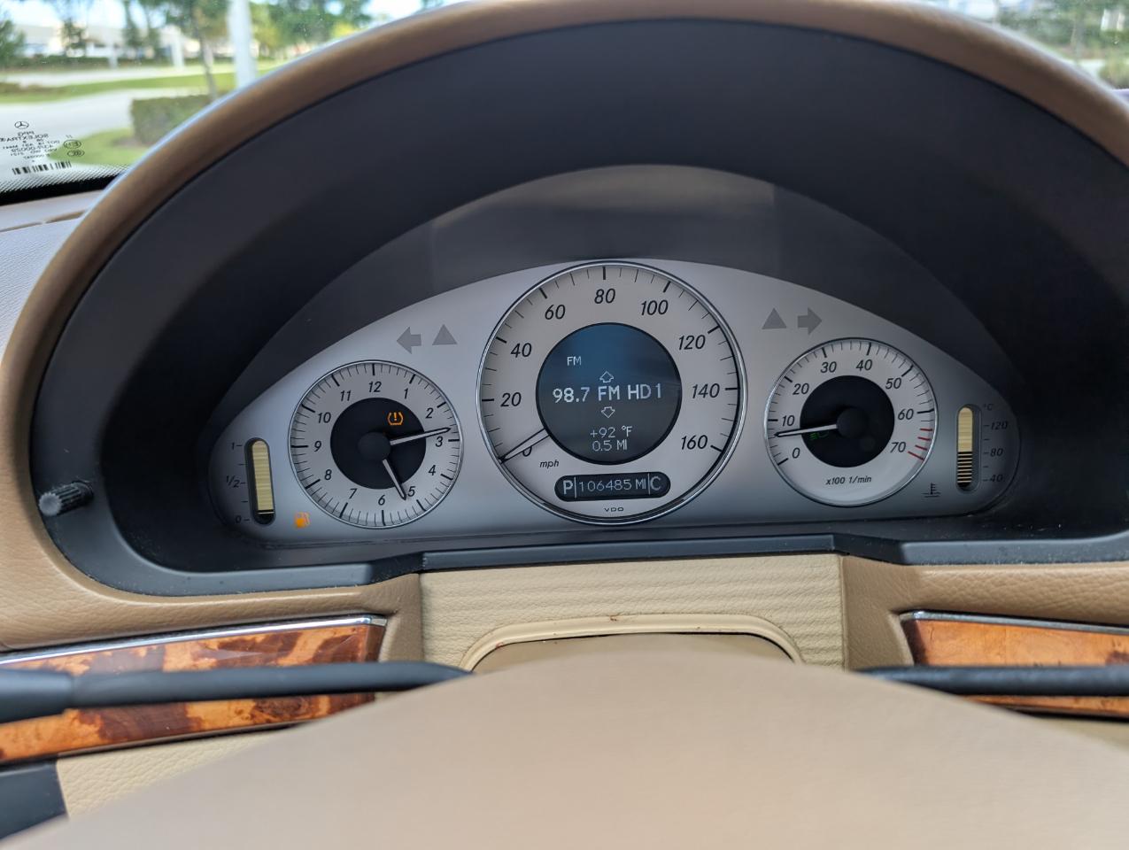 Mercedes-Benz E-Class E350 Luxury Sedan 2009
