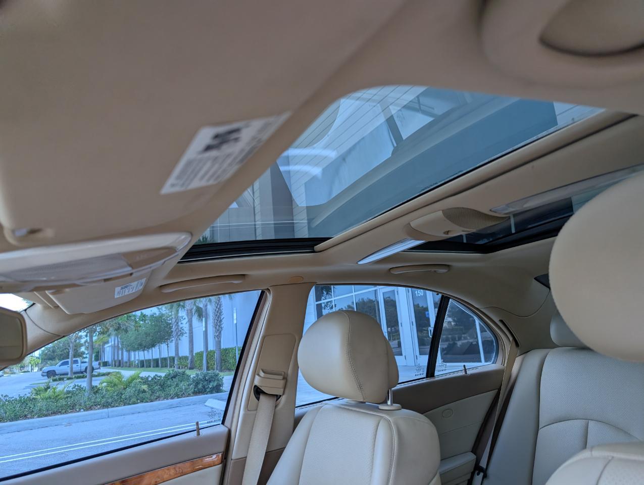 Mercedes-Benz E-Class E350 Luxury Sedan 2009