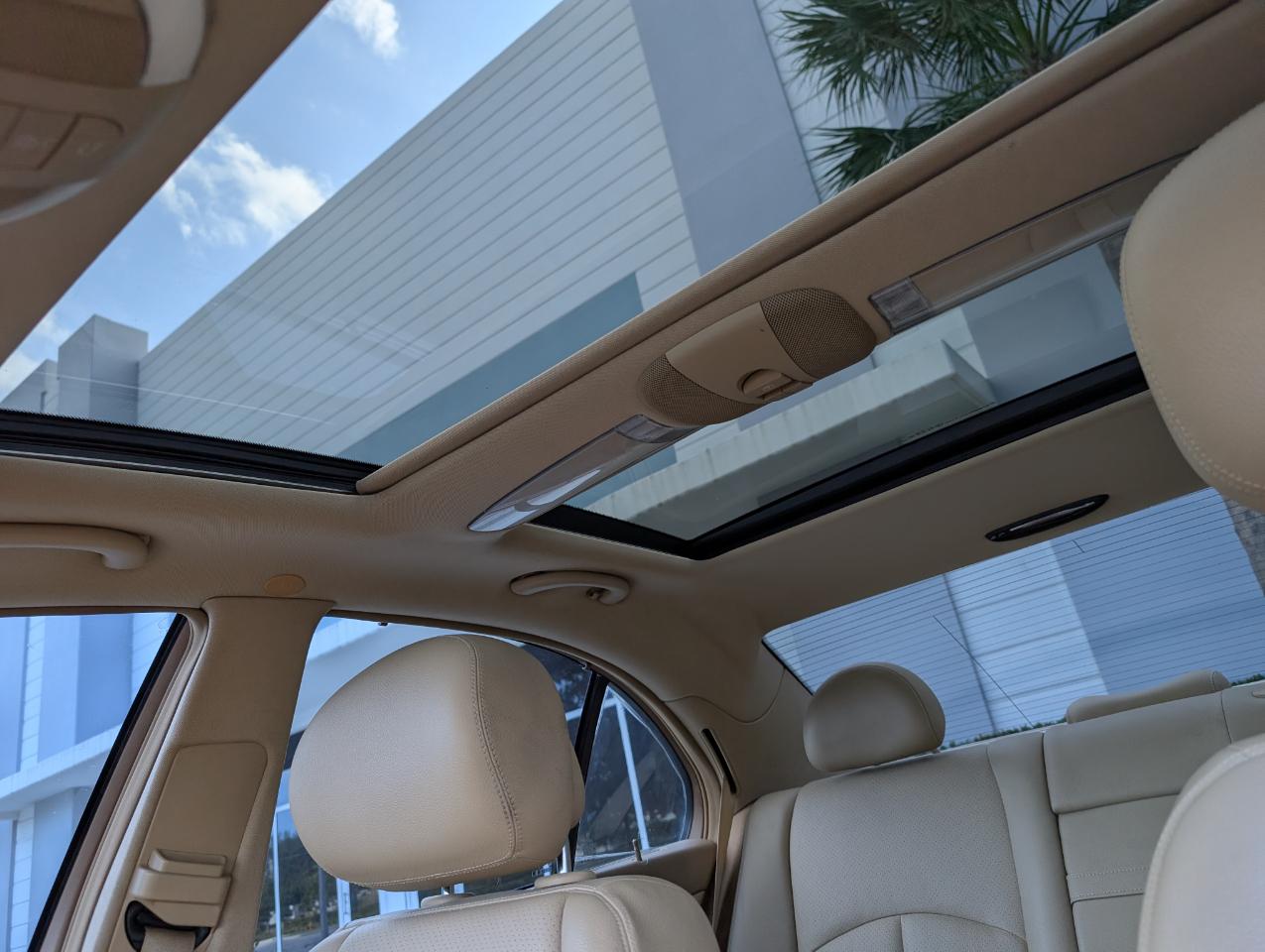 Mercedes-Benz E-Class E350 Luxury Sedan 2009
