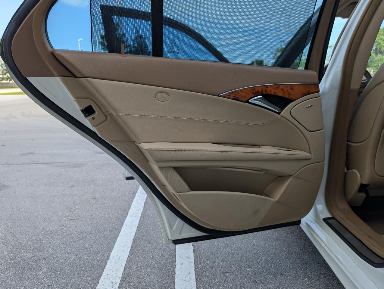Mercedes-Benz E-Class E350 Luxury Sedan 2009