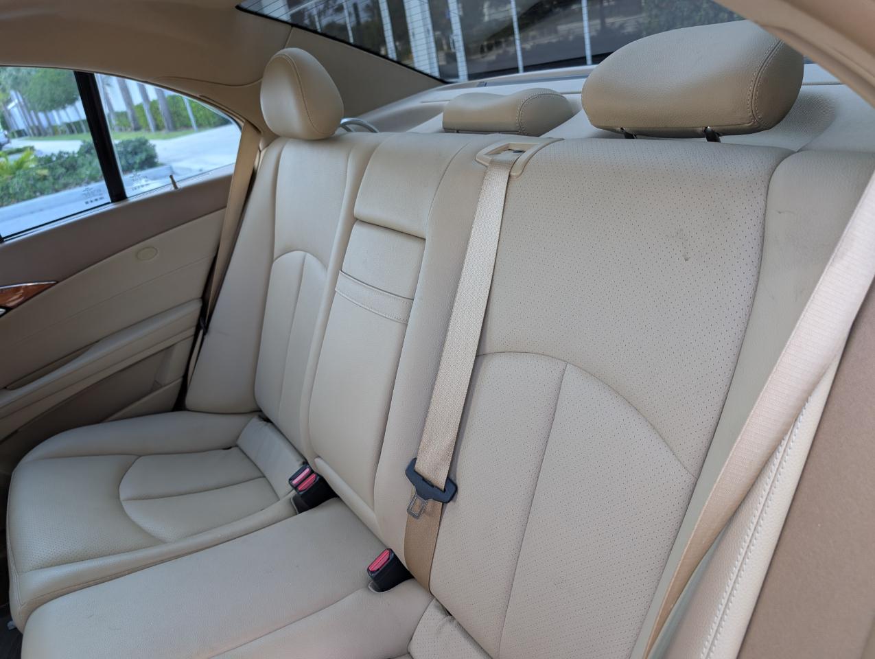 Mercedes-Benz E-Class E350 Luxury Sedan 2009