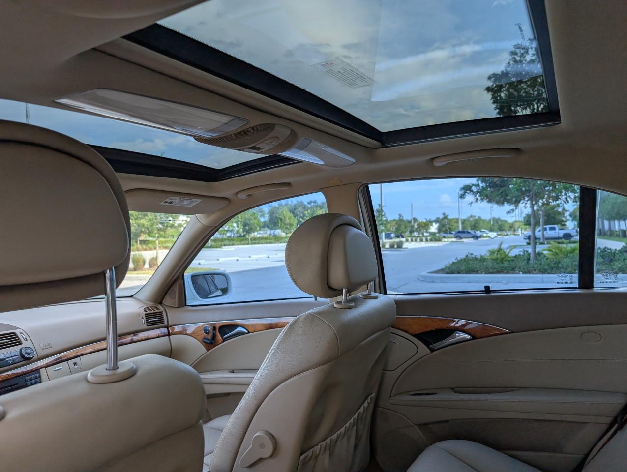 Mercedes-Benz E-Class E350 Luxury Sedan 2009