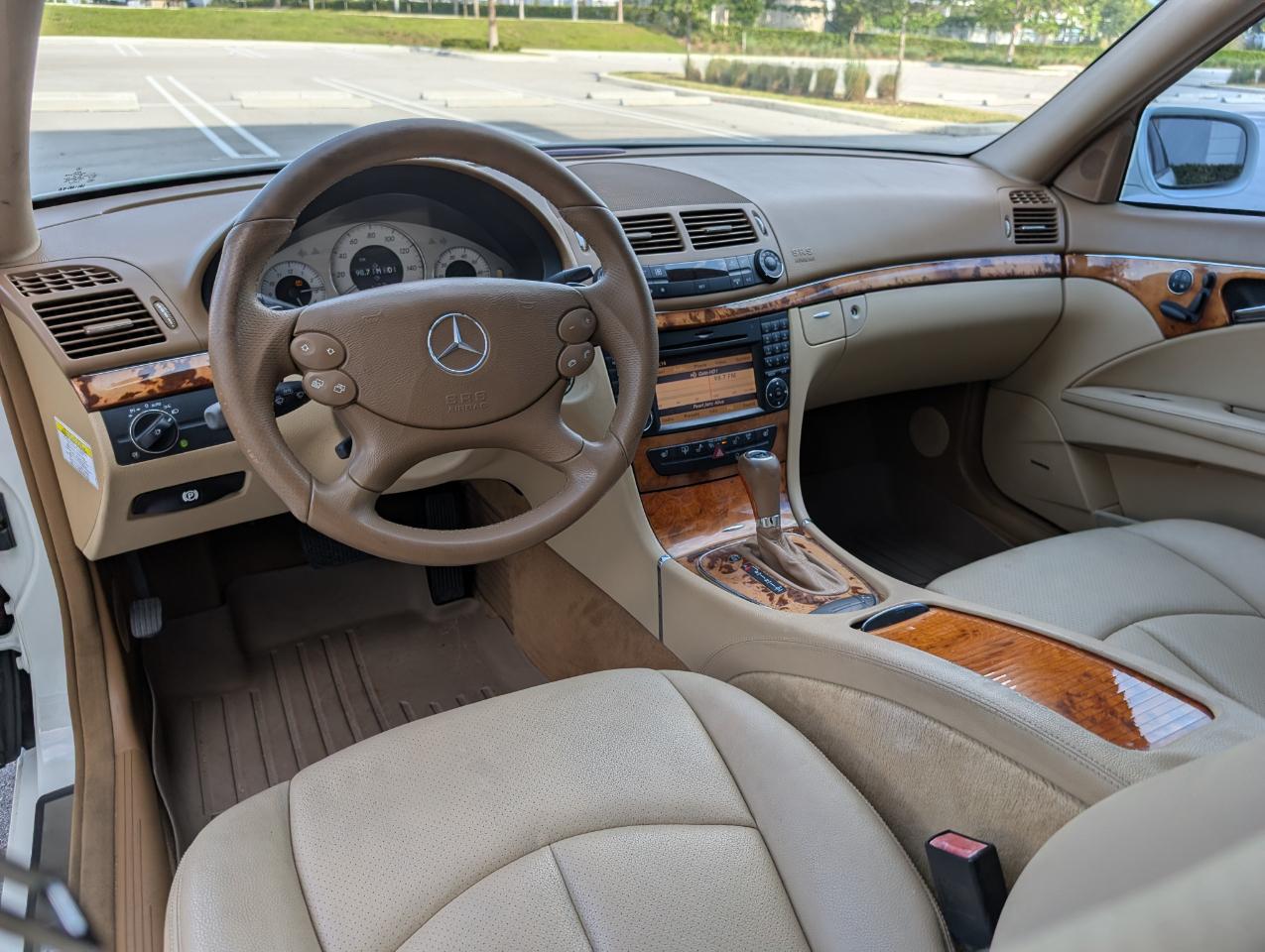 Mercedes-Benz E-Class E350 Luxury Sedan 2009