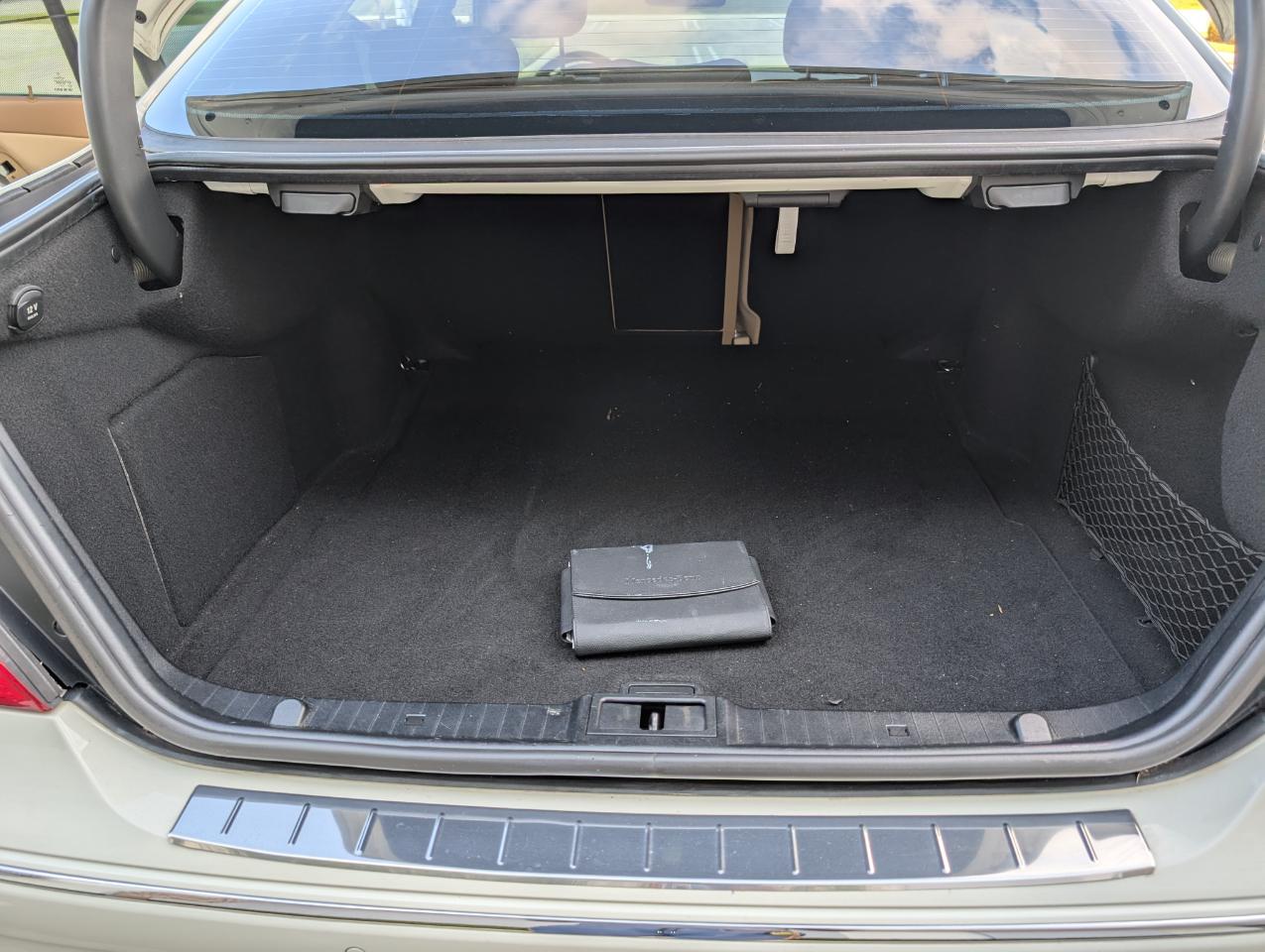 Mercedes-Benz E-Class E350 Luxury Sedan 2009