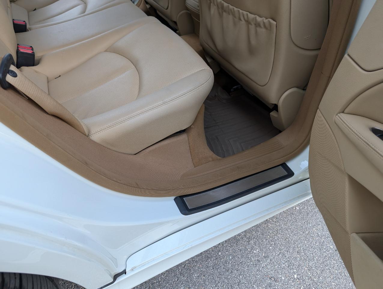 Mercedes-Benz E-Class E350 Luxury Sedan 2009