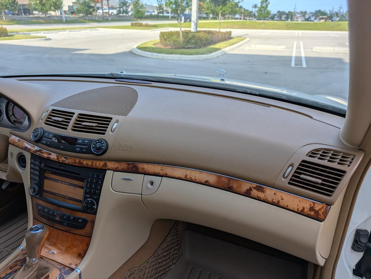Mercedes-Benz E-Class E350 Luxury Sedan 2009