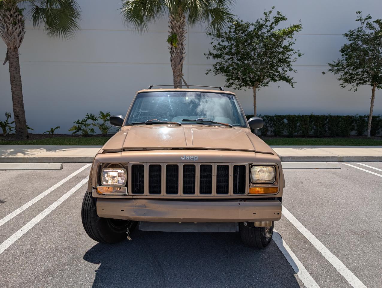 Jeep Cherokee Sport 4-Door 4WD 1999