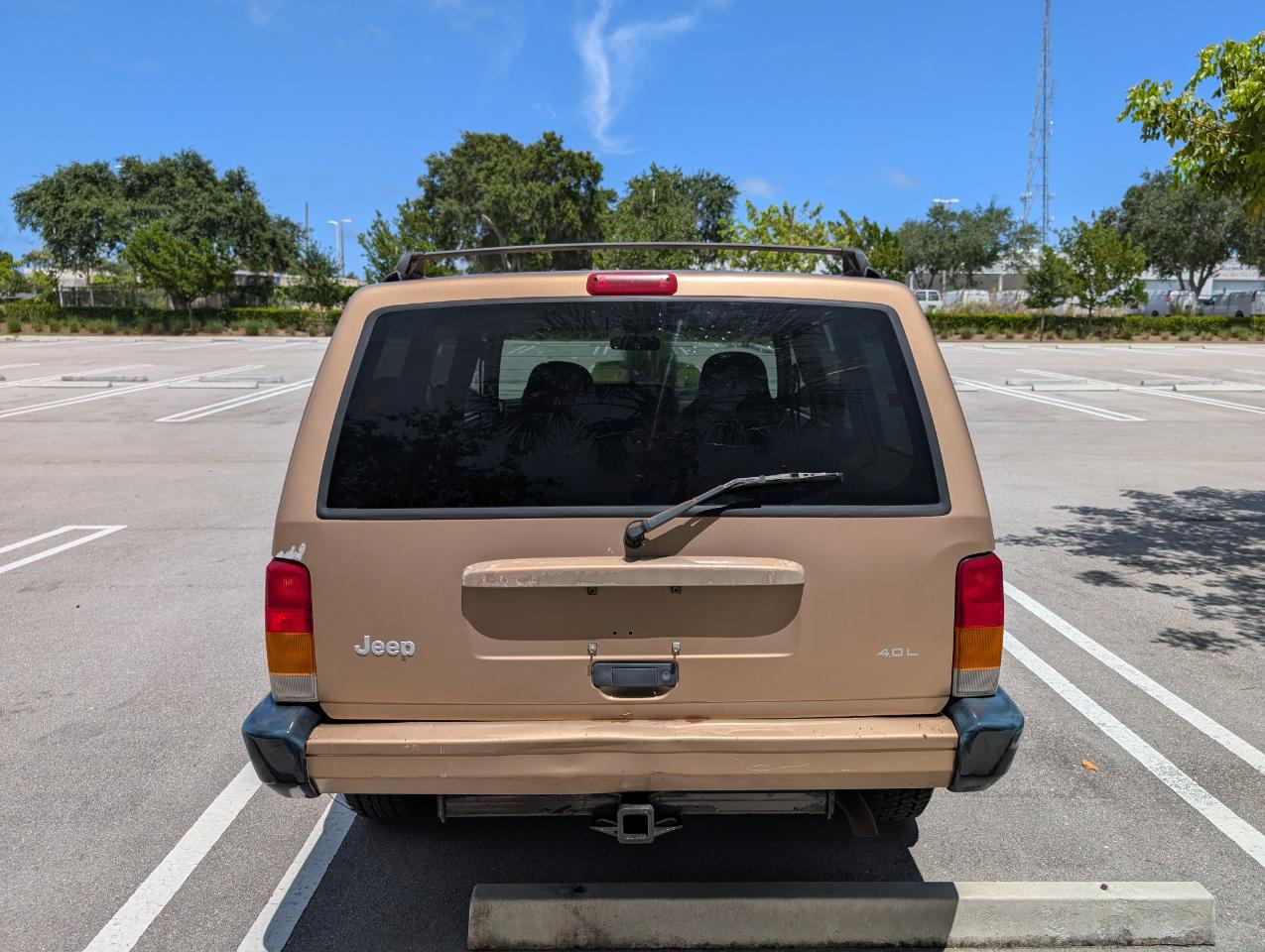 Jeep Cherokee Sport 4-Door 4WD 1999