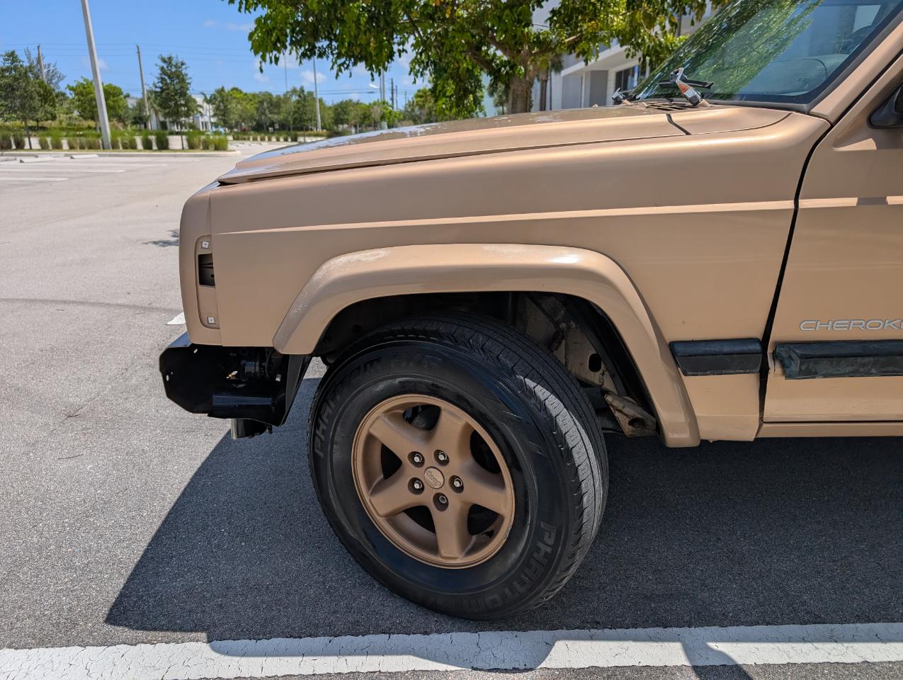 Jeep Cherokee Sport 4-Door 4WD 1999