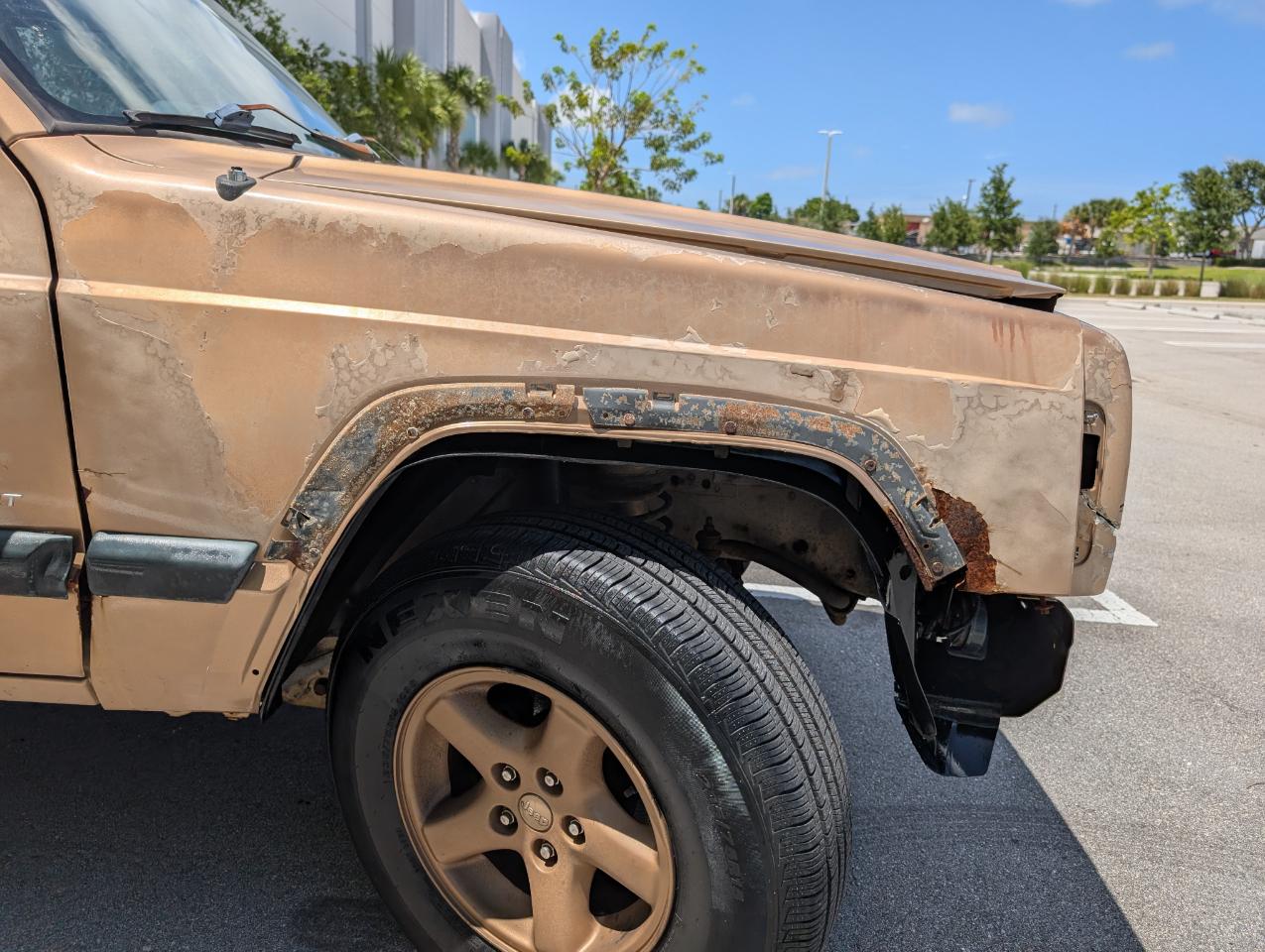 Jeep Cherokee Sport 4-Door 4WD 1999
