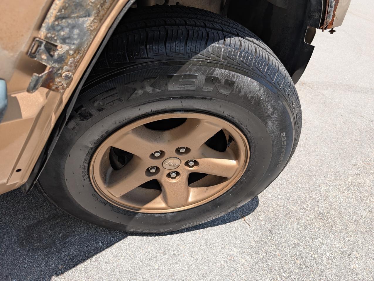 Jeep Cherokee Sport 4-Door 4WD 1999