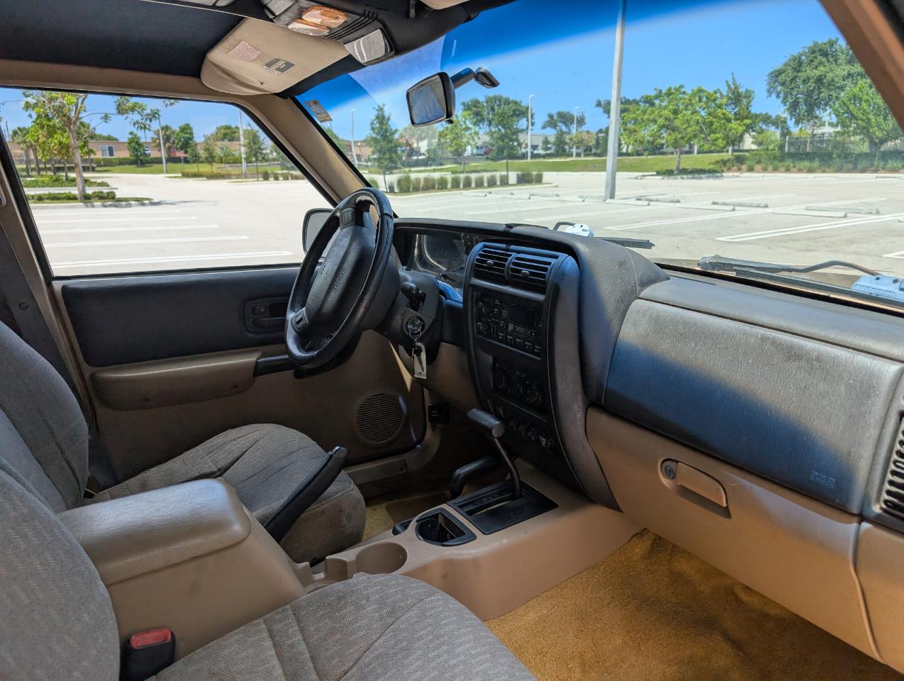 Jeep Cherokee Sport 4-Door 4WD 1999