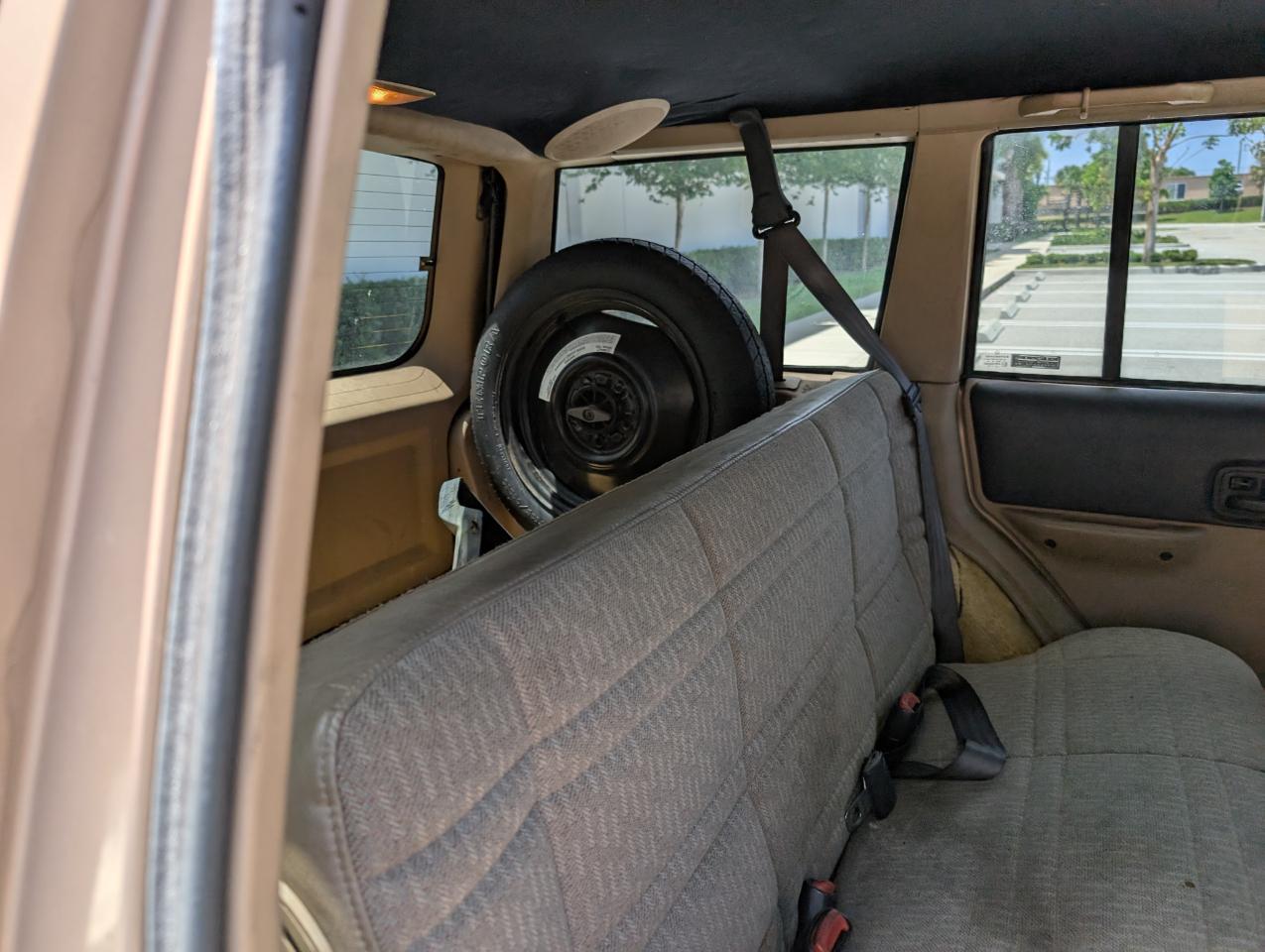 Jeep Cherokee Sport 4-Door 4WD 1999