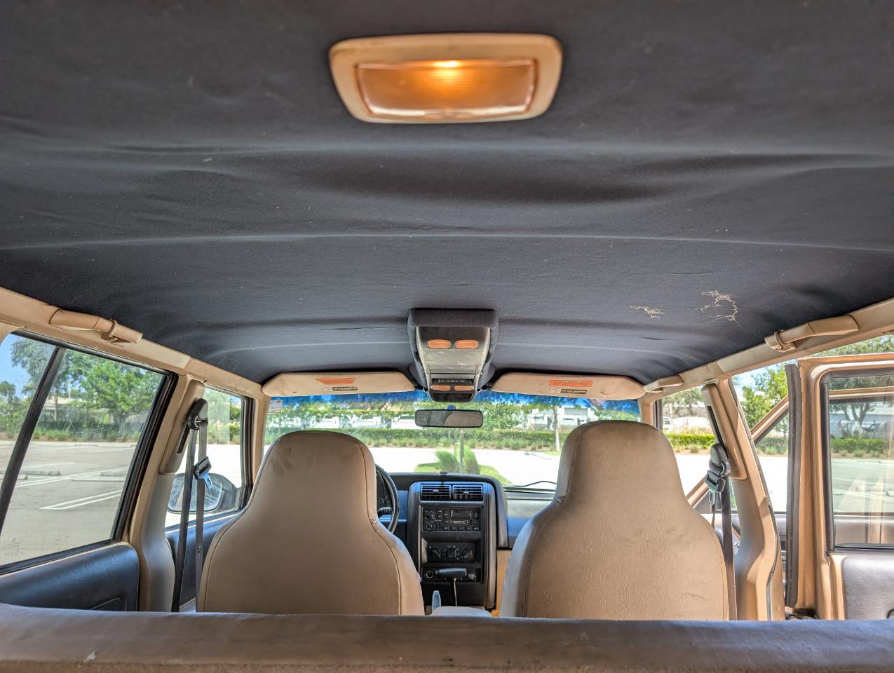 Jeep Cherokee Sport 4-Door 4WD 1999
