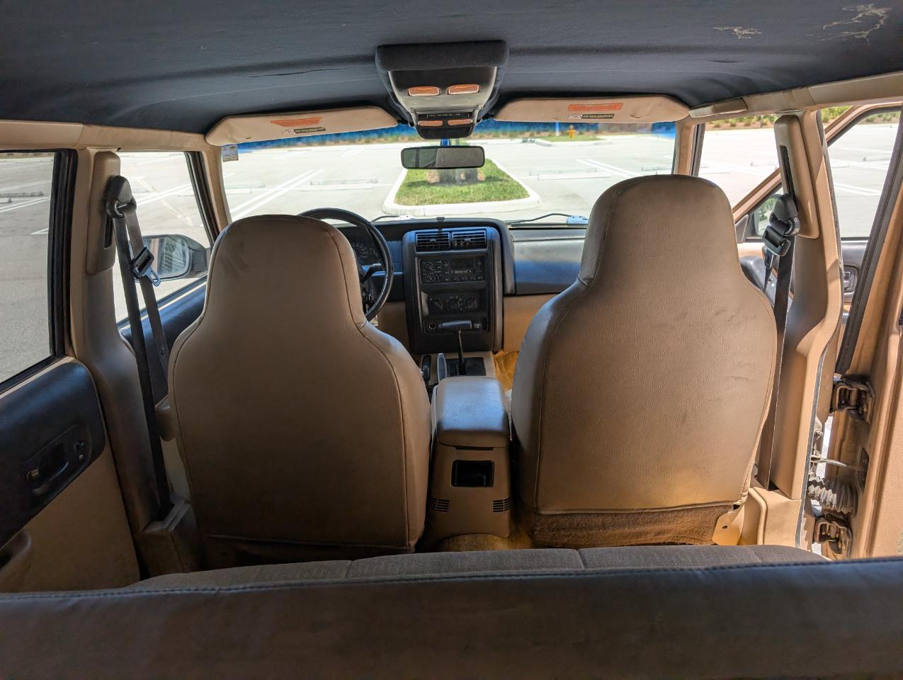 Jeep Cherokee Sport 4-Door 4WD 1999