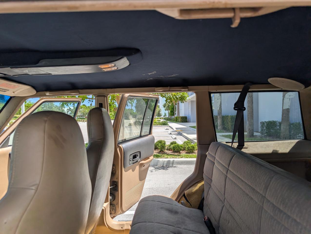 Jeep Cherokee Sport 4-Door 4WD 1999
