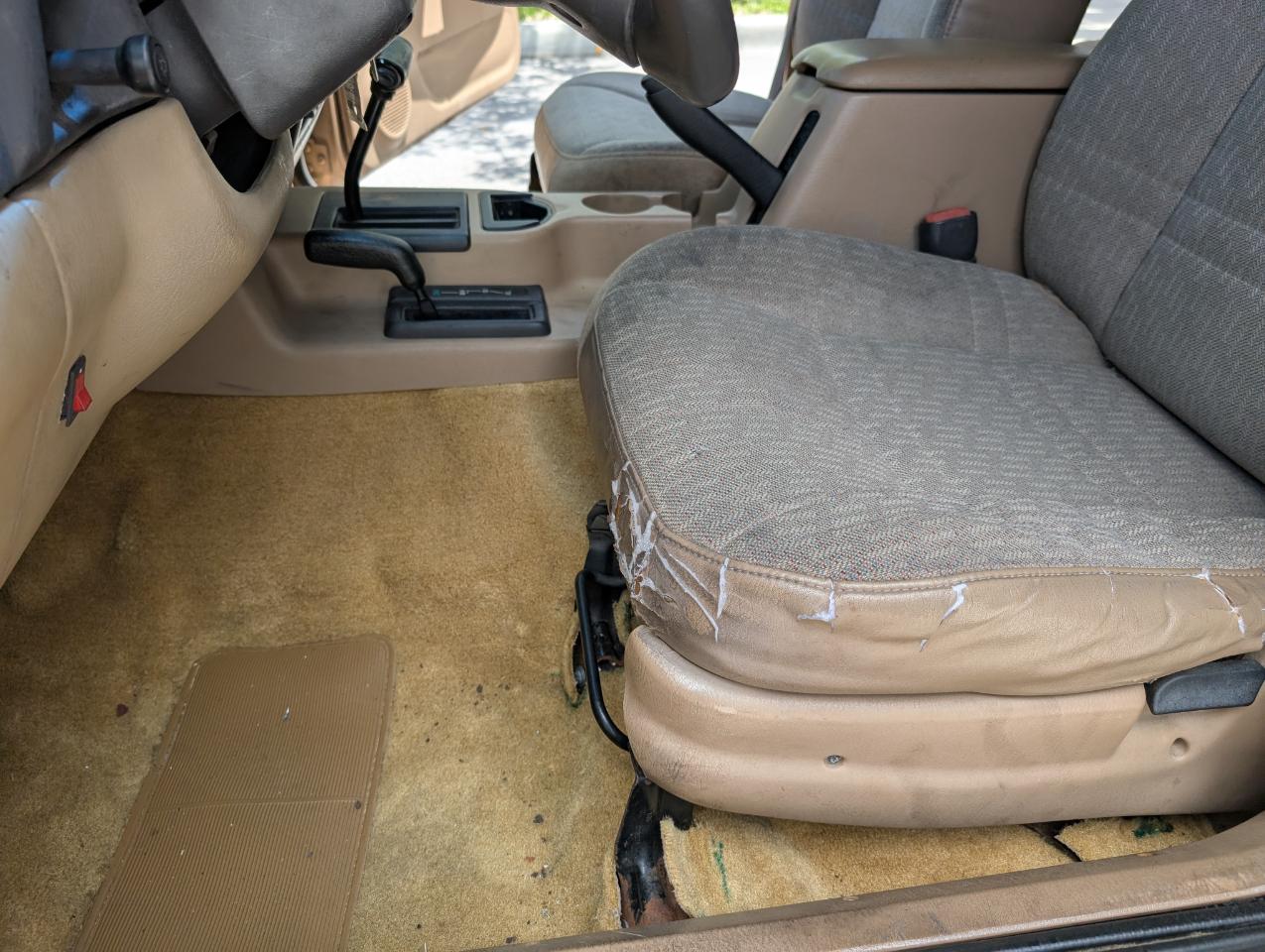 Jeep Cherokee Sport 4-Door 4WD 1999