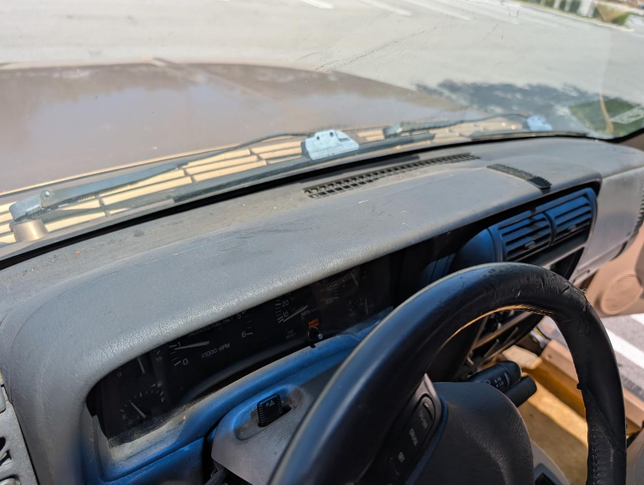 Jeep Cherokee Sport 4-Door 4WD 1999