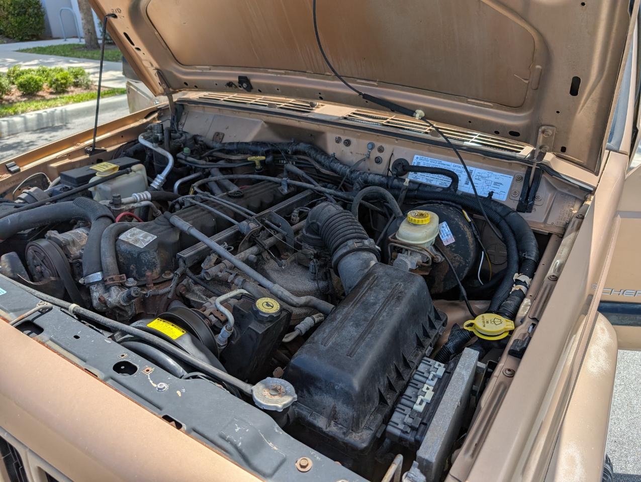 Jeep Cherokee Sport 4-Door 4WD 1999