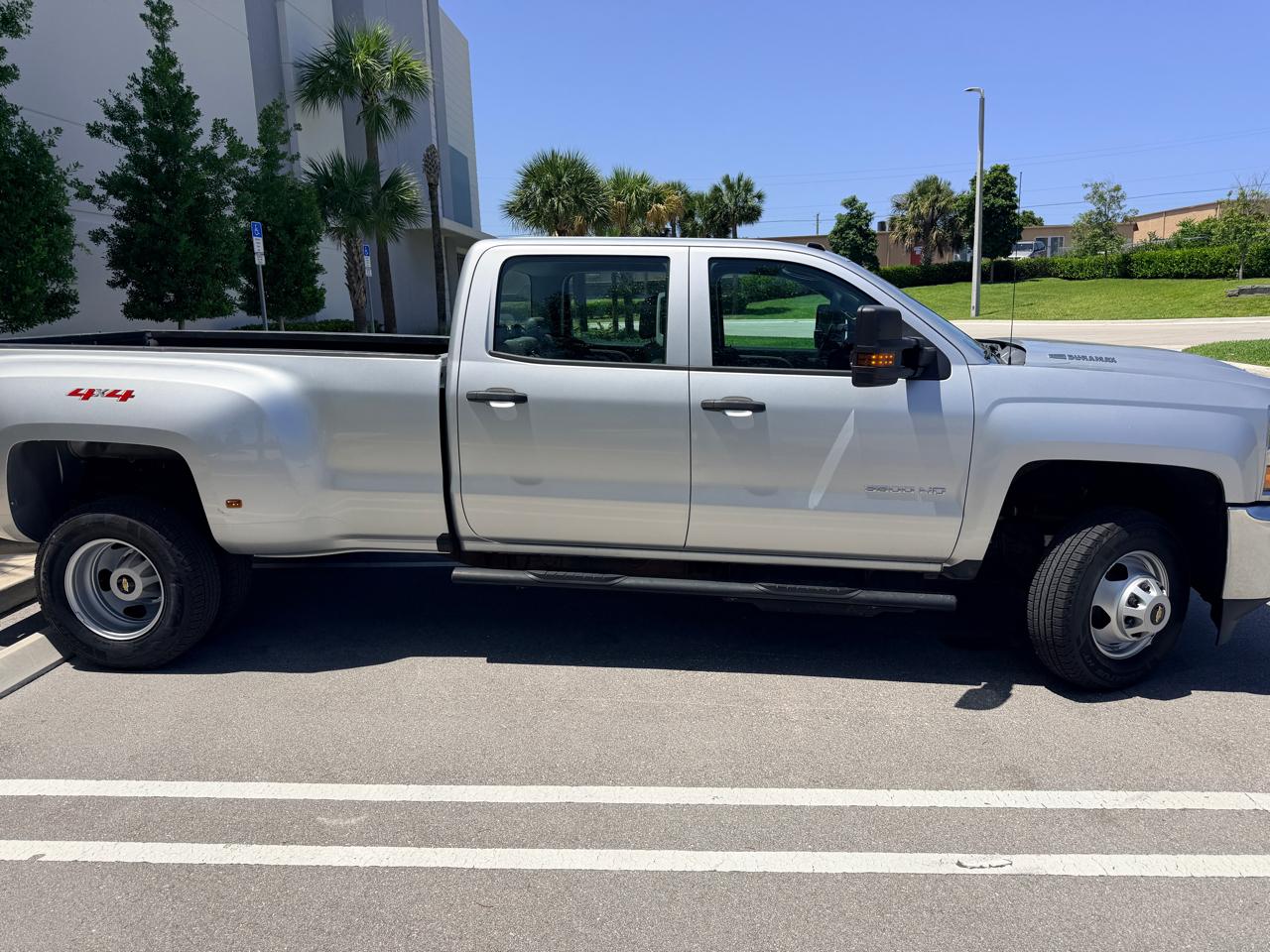 Chevrolet Silverado 3500HD Work Truck Crew Cab 4WD 2018