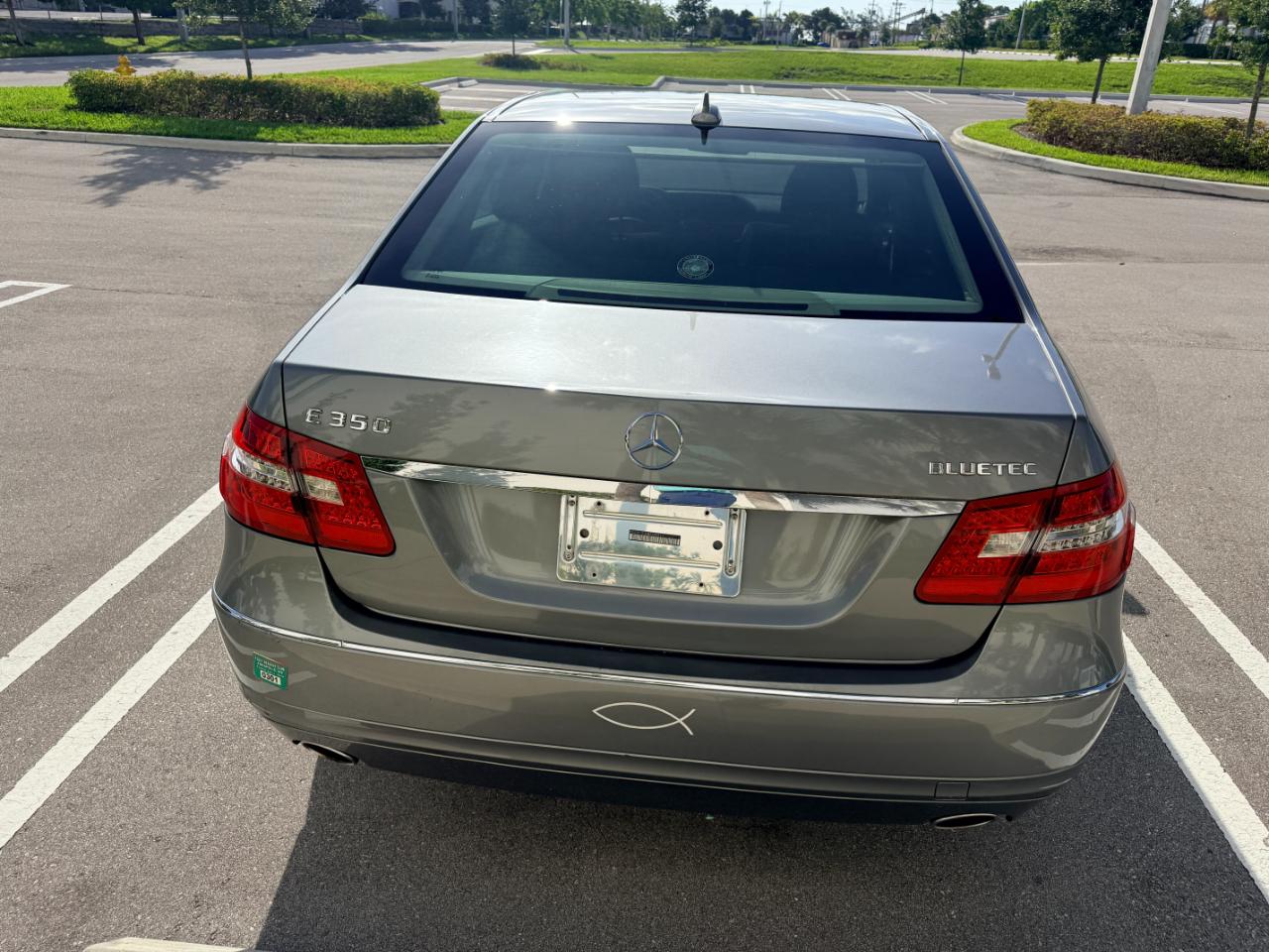 Mercedes-Benz E-Class E350 BlueTEC Sedan 2011