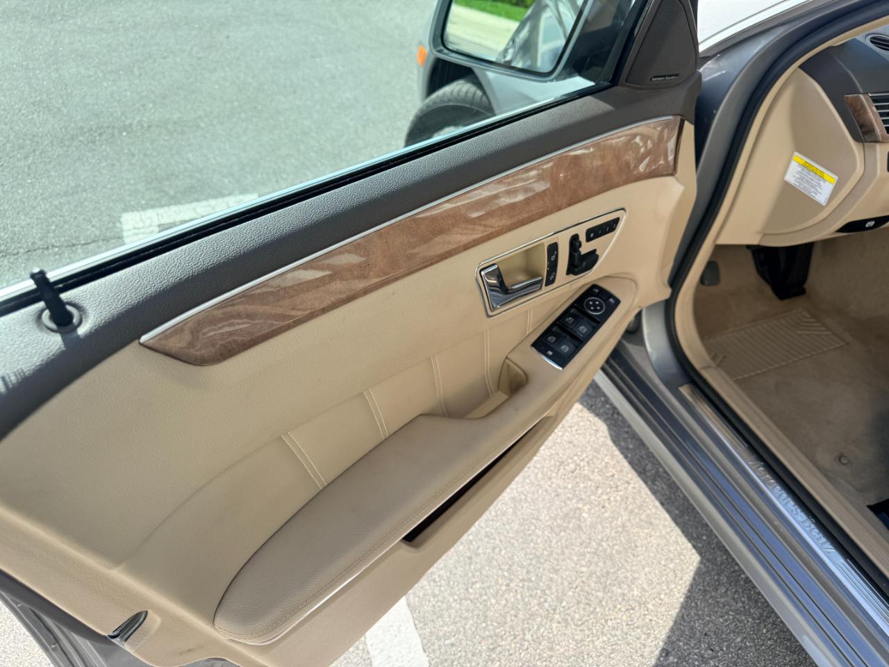 Mercedes-Benz E-Class E350 BlueTEC Sedan 2011