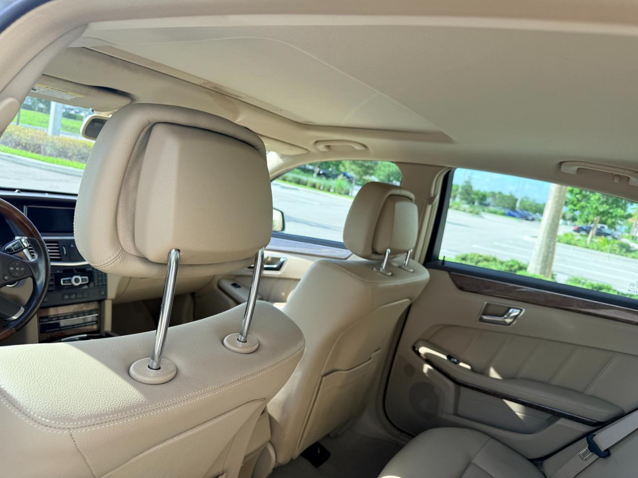 Mercedes-Benz E-Class E350 BlueTEC Sedan 2011