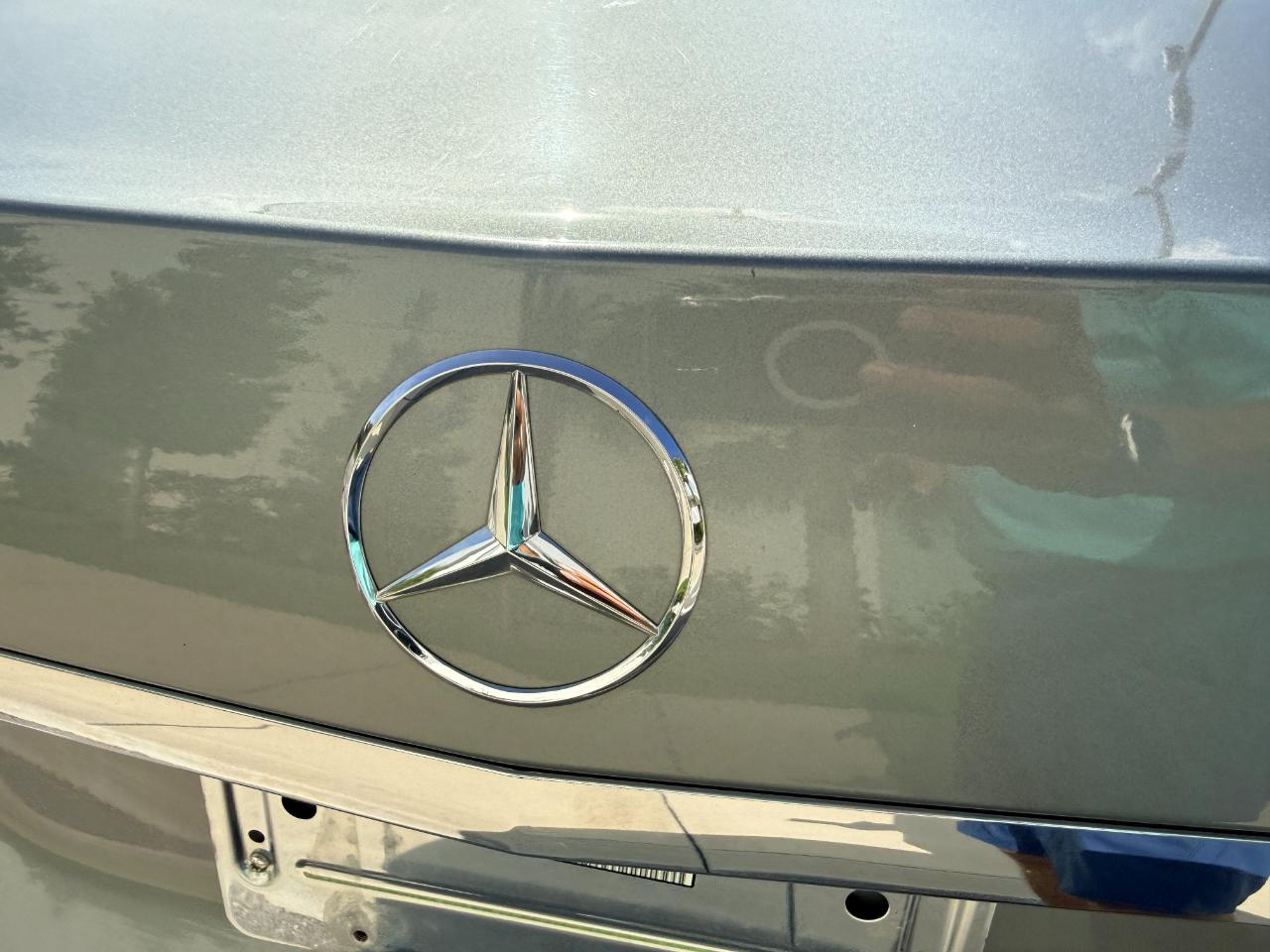 Mercedes-Benz E-Class E350 BlueTEC Sedan 2011