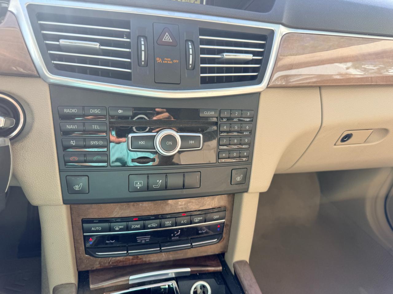Mercedes-Benz E-Class E350 BlueTEC Sedan 2011