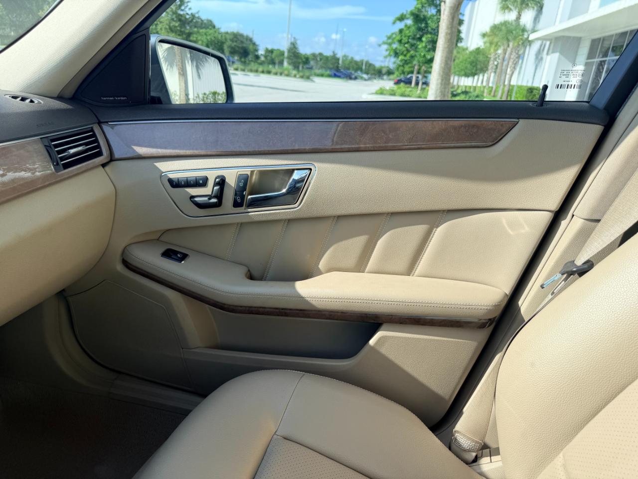 Mercedes-Benz E-Class E350 BlueTEC Sedan 2011