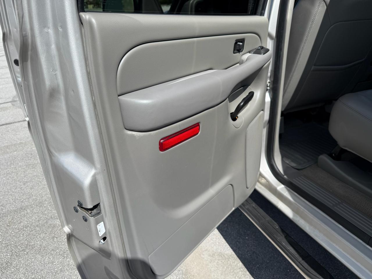 Chevrolet Silverado 2500HD LS Crew Cab 2WD 2006