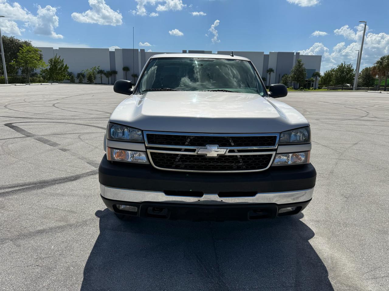 Chevrolet Silverado 2500HD LS Crew Cab 2WD 2006