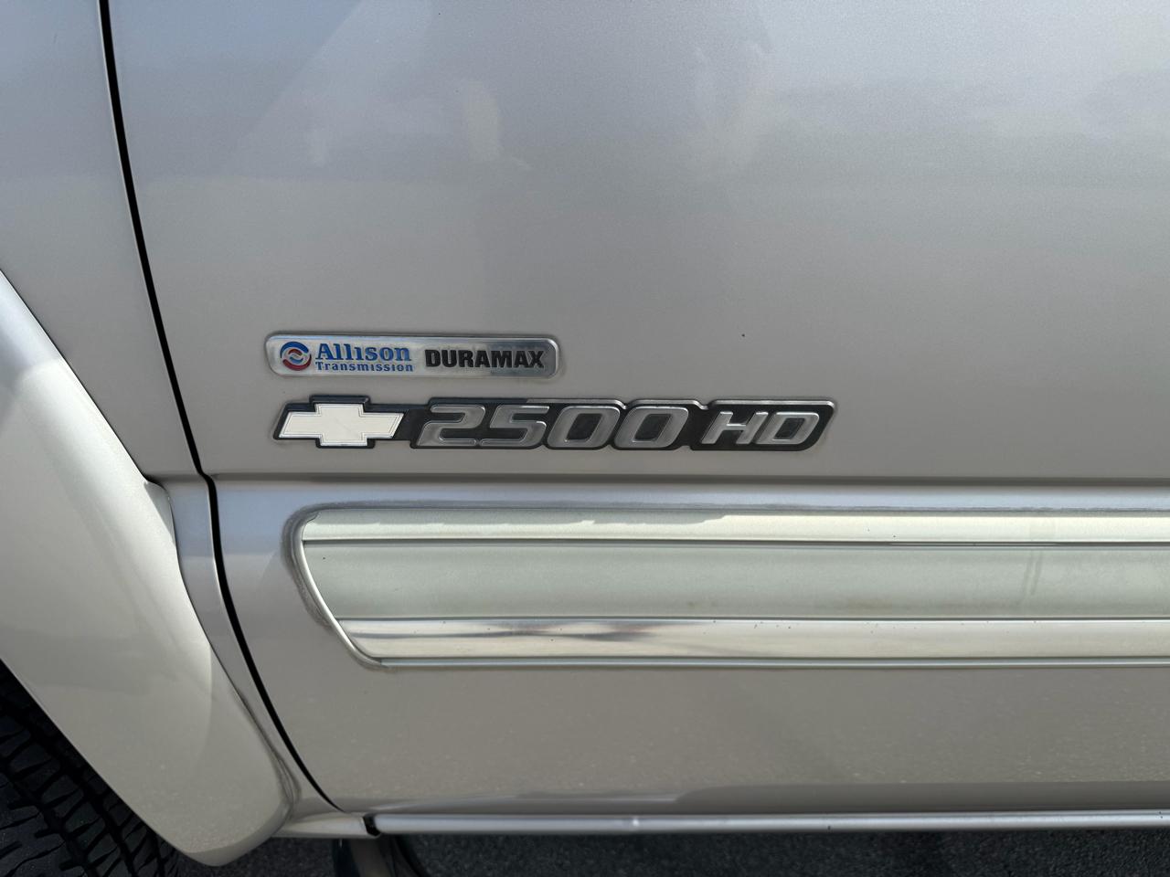 Chevrolet Silverado 2500HD LS Crew Cab 2WD 2006