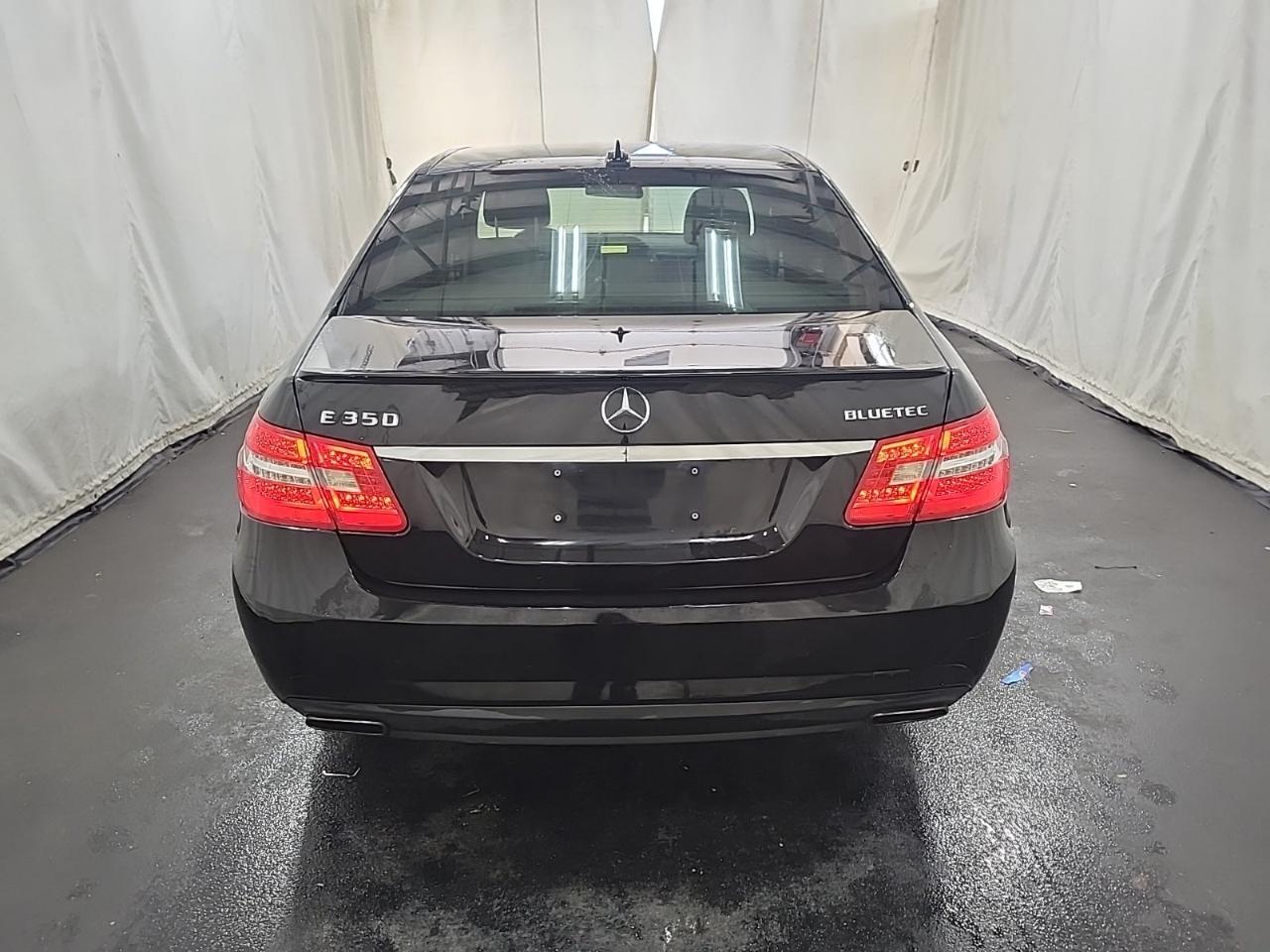 Mercedes-Benz E-Class E350 BlueTEC Sedan 2012