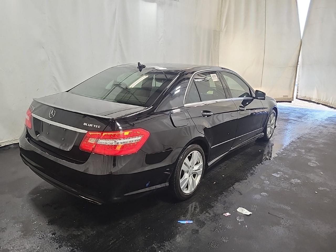 Mercedes-Benz E-Class E350 BlueTEC Sedan 2012