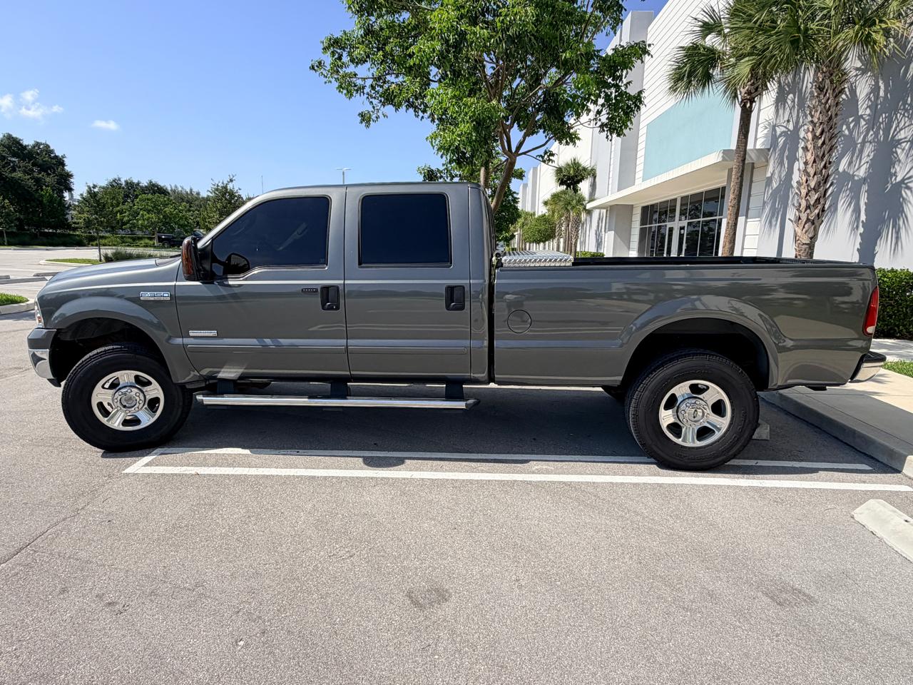 Ford F-350 SD XLT Crew Cab Long Bed 4WD 2006