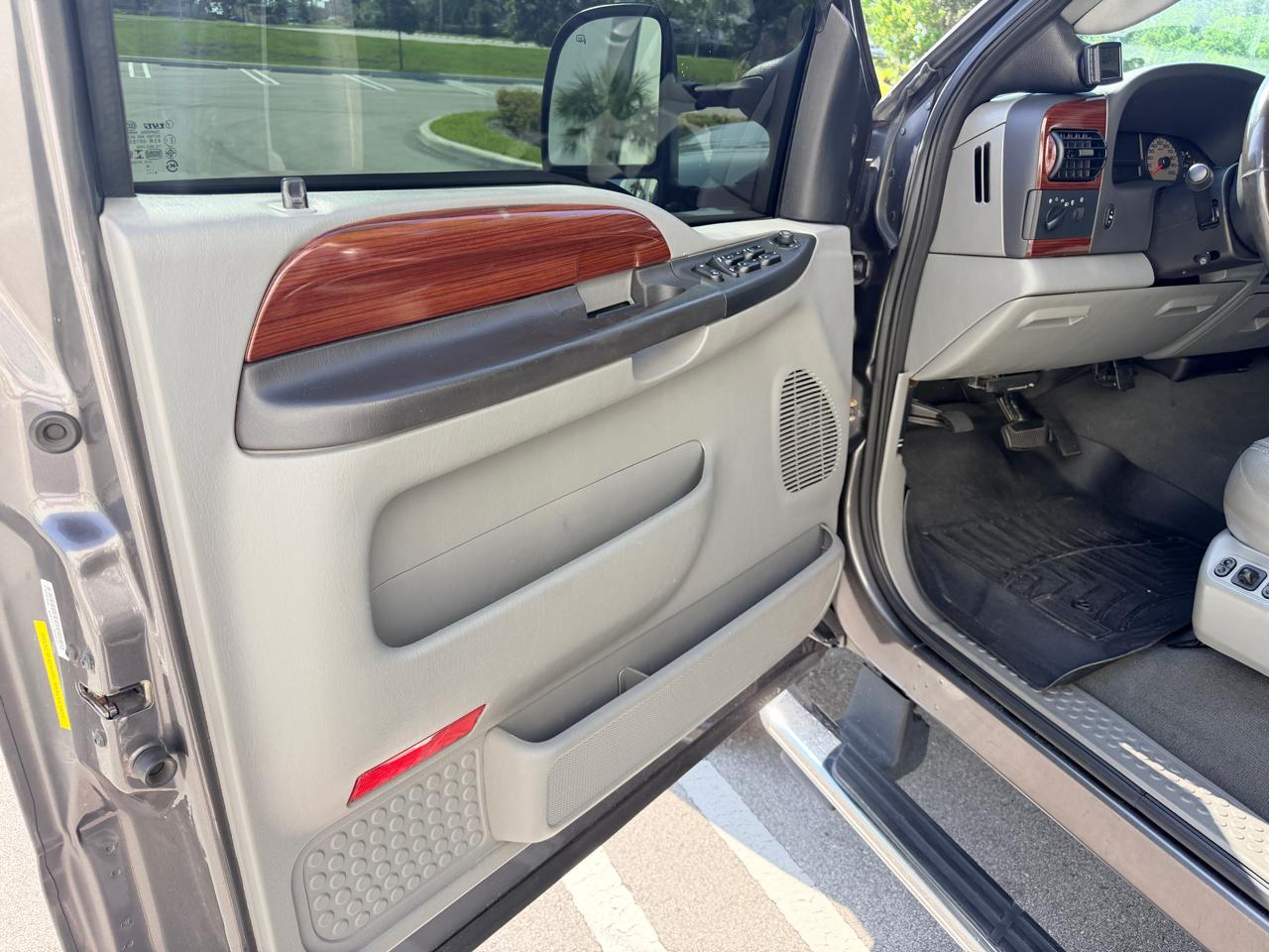 Ford F-350 SD XLT Crew Cab Long Bed 4WD 2006