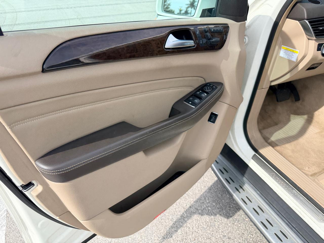Mercedes-Benz M-Class ML350 BlueTEC 2012