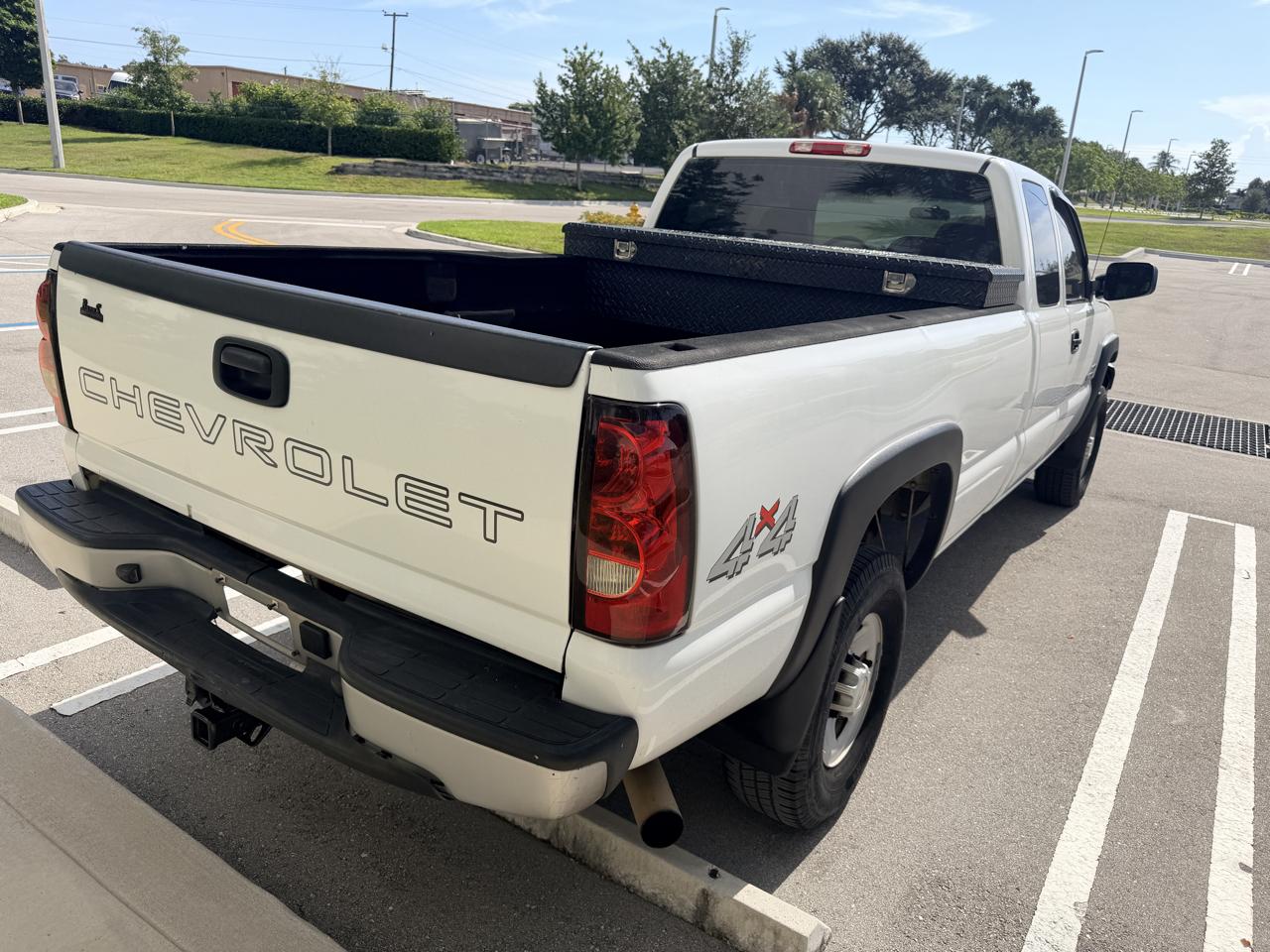Chevrolet Silverado 2500HD Work Truck Ext. Cab Long Bed 4WD 2006