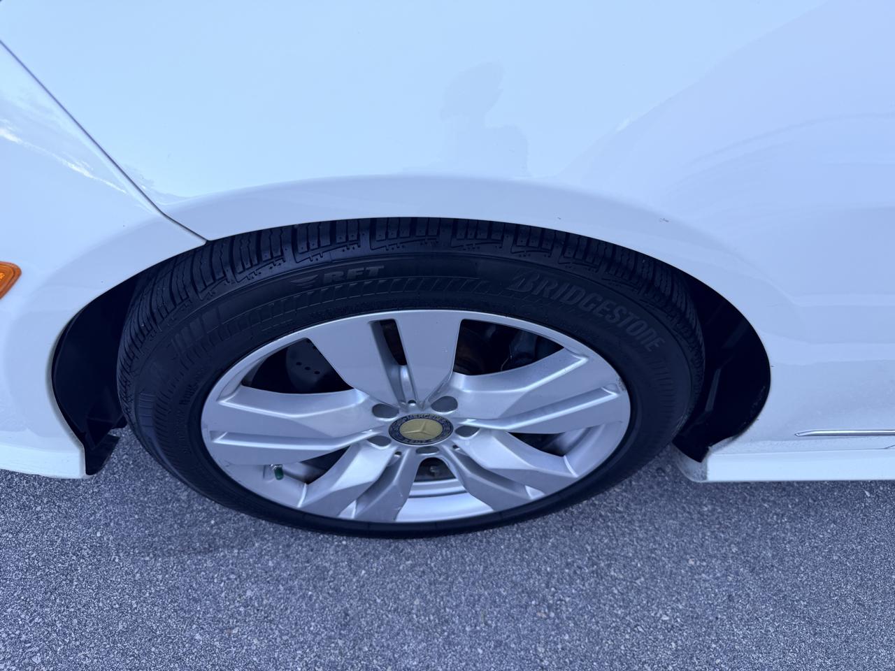 Mercedes-Benz E-Class E350 BlueTEC Sedan 2011