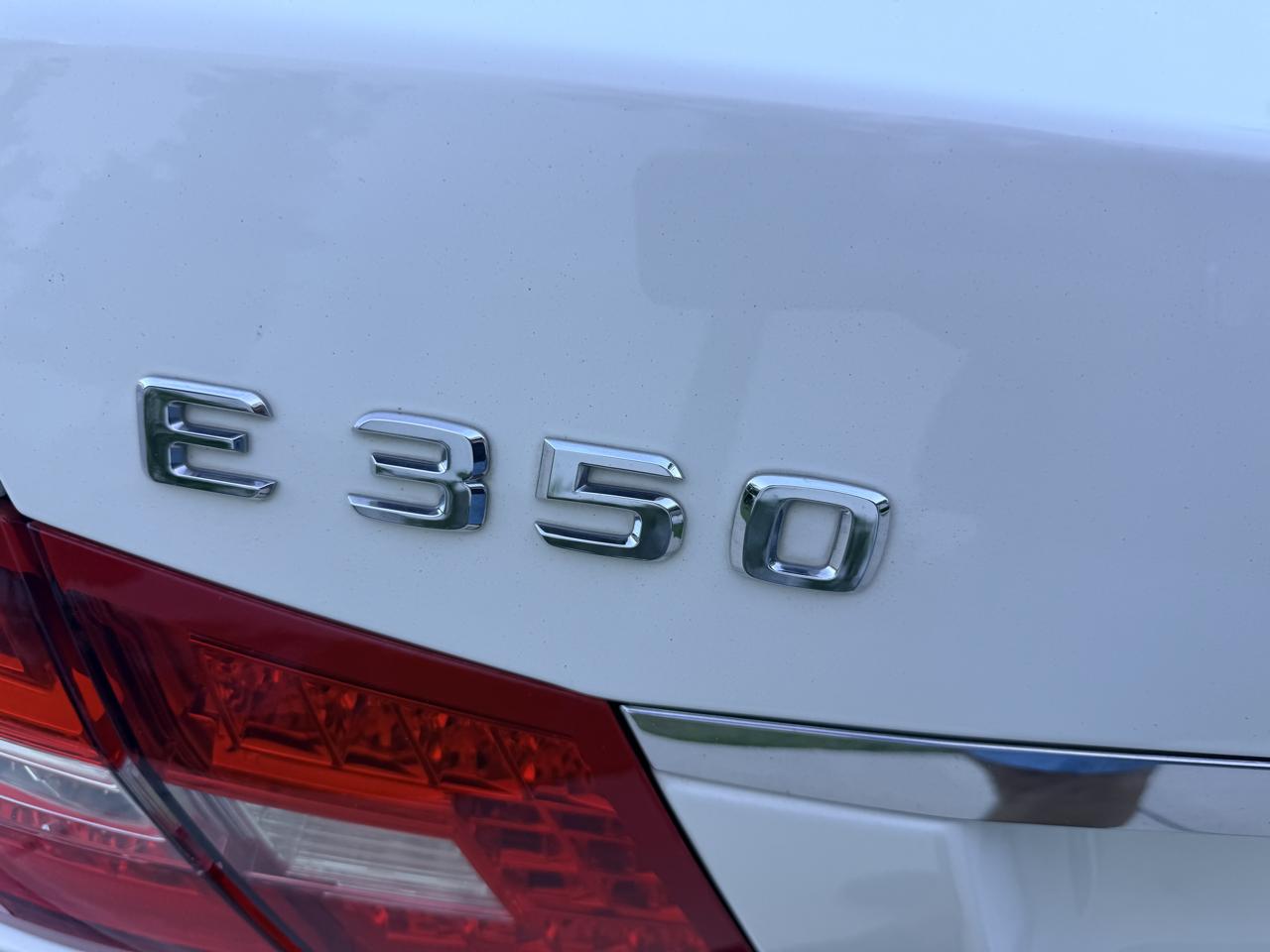 Mercedes-Benz E-Class E350 BlueTEC Sedan 2011