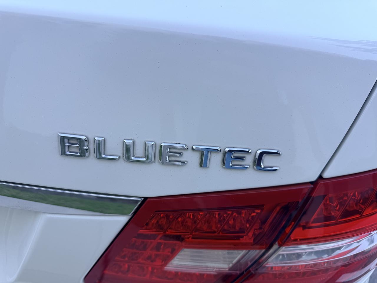 Mercedes-Benz E-Class E350 BlueTEC Sedan 2011