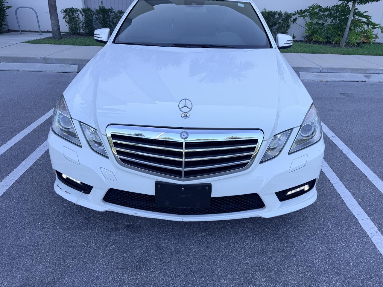 Mercedes-Benz E-Class E350 BlueTEC Sedan 2011