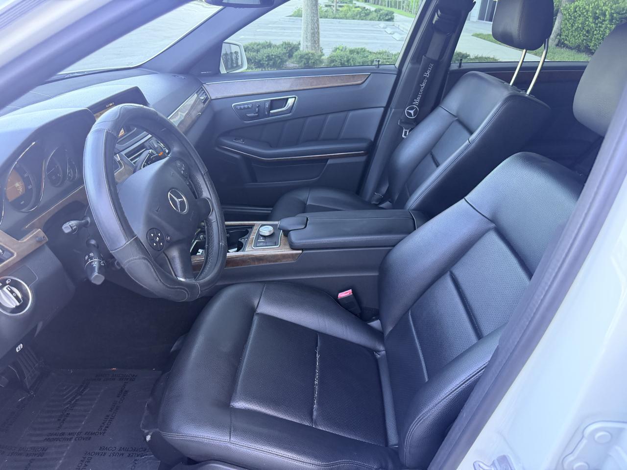 Mercedes-Benz E-Class E350 BlueTEC Sedan 2011