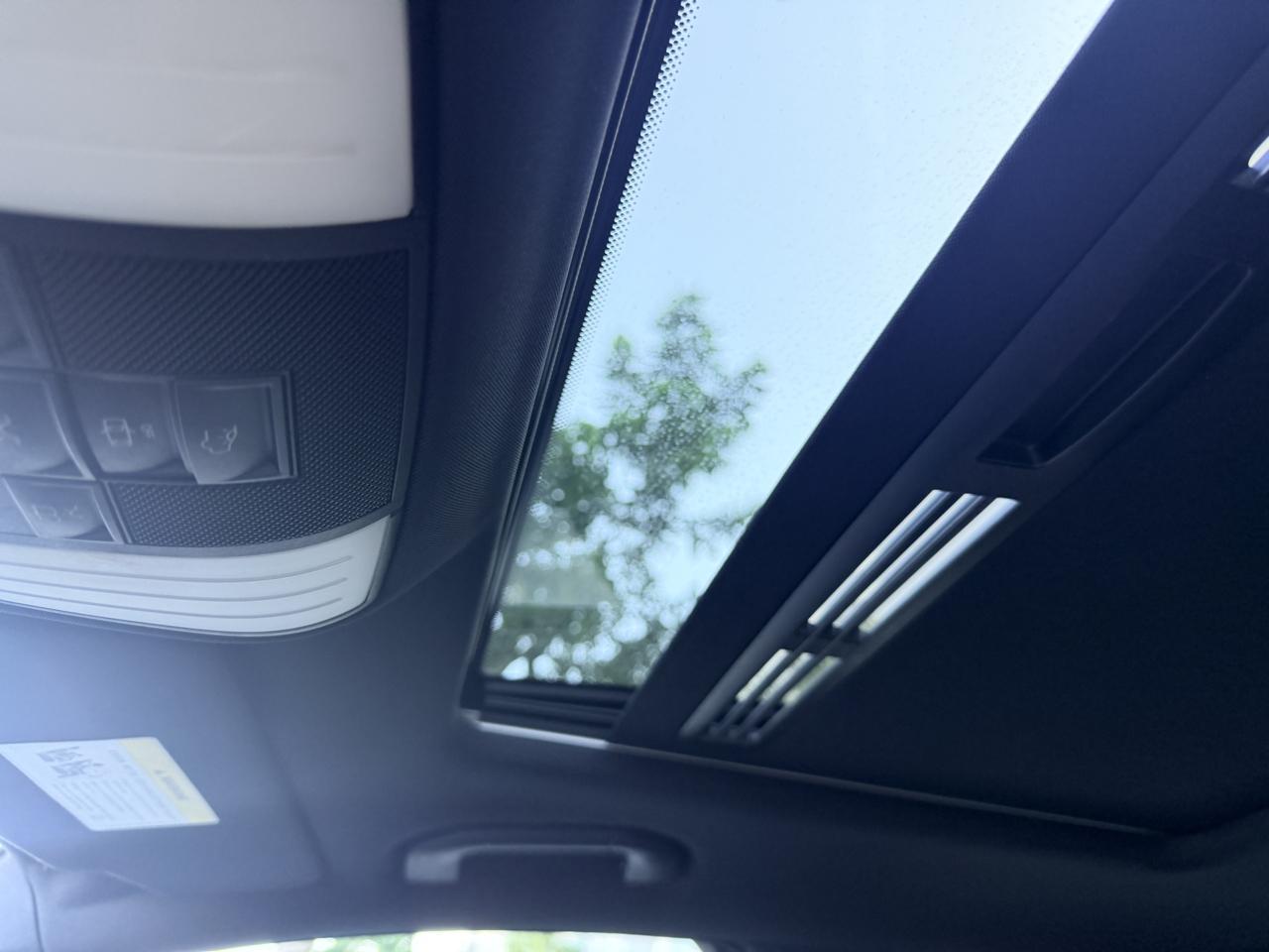 Mercedes-Benz E-Class E350 BlueTEC Sedan 2011