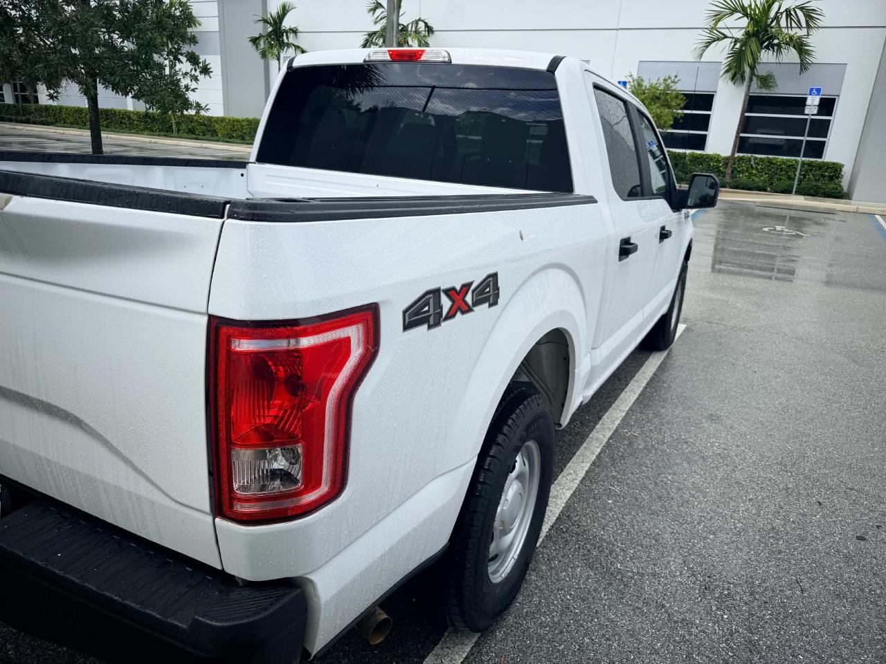 Ford F-150 Lariat SuperCrew 6.5-ft. Bed 4WD 2017