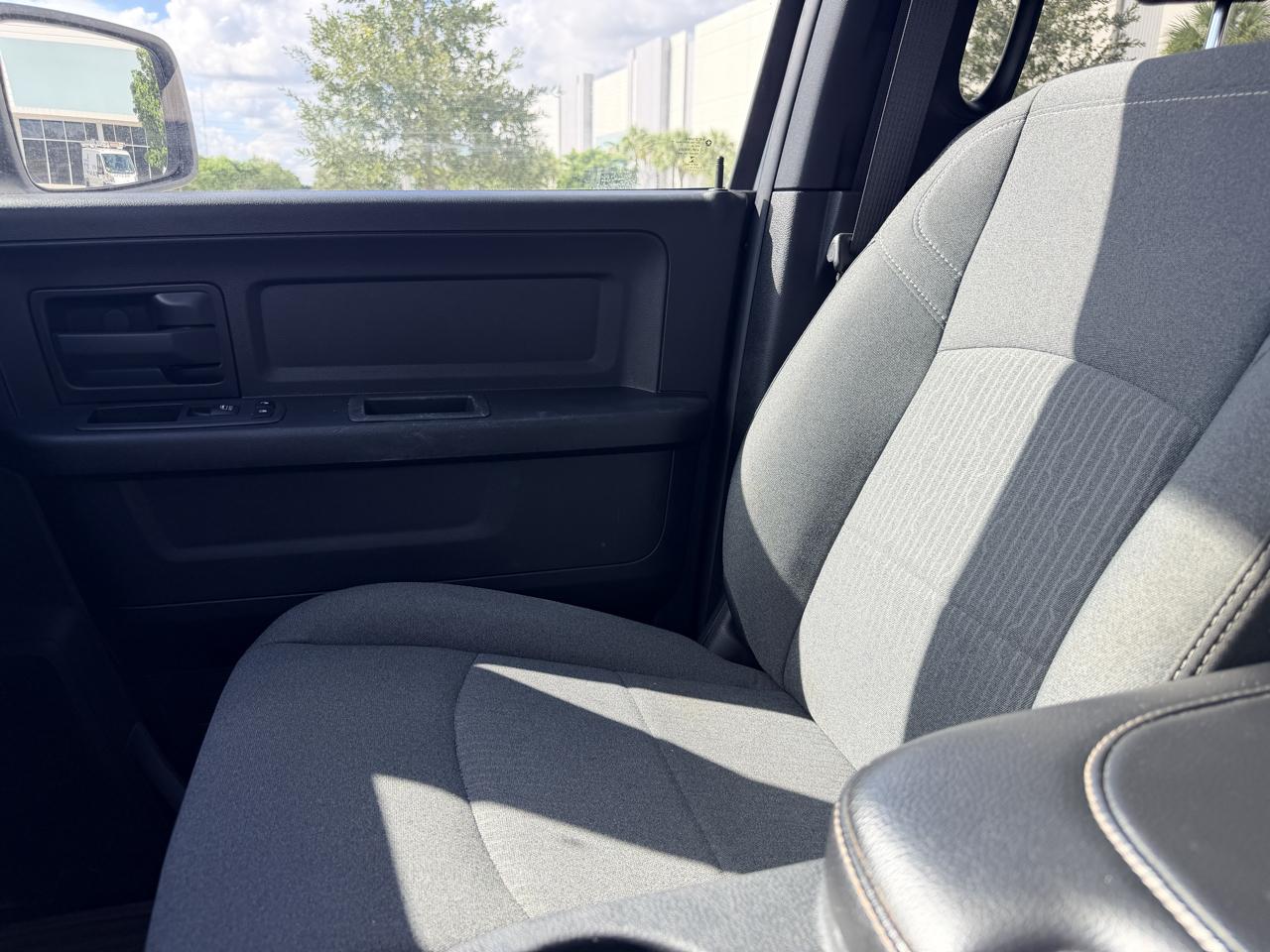 RAM 2500 Tradesman Crew Cab SWB 4WD 2022