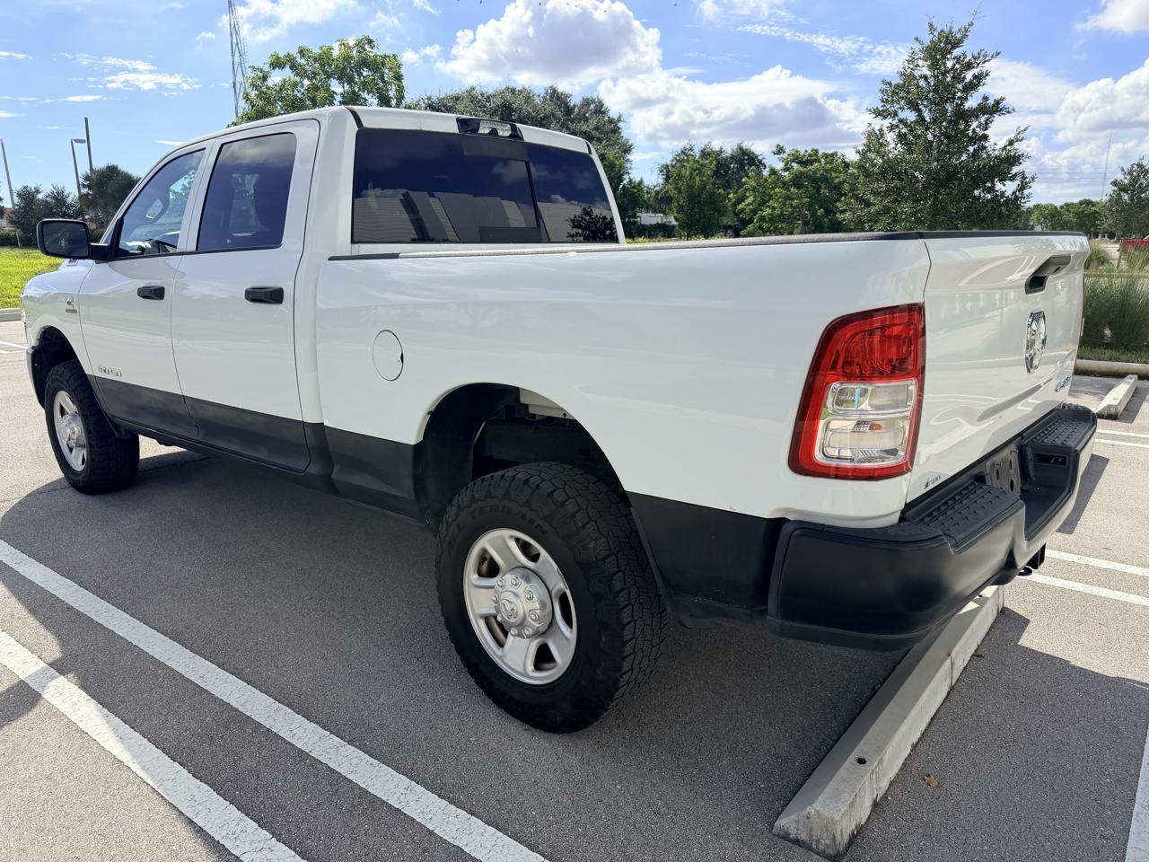 RAM 2500 Tradesman Crew Cab SWB 4WD 2022