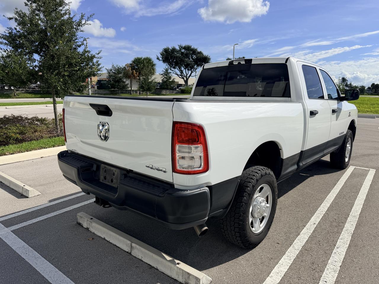 RAM 2500 Tradesman Crew Cab SWB 4WD 2022